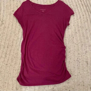 Liz Lange‎ Maternity pink v-neck T-shirt, size small​